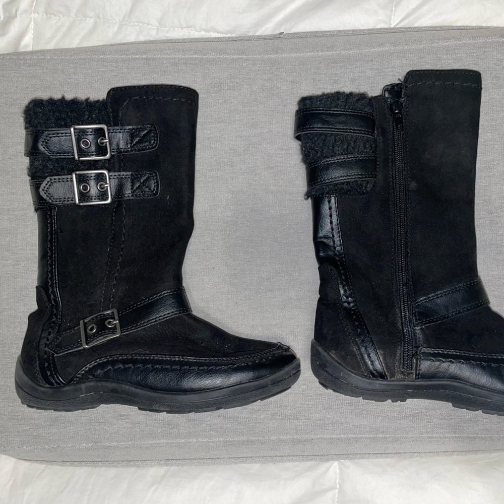 Girls Zip up black fleece lined boots